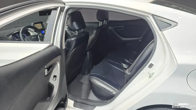 Hyundai Elantra (Avante)
