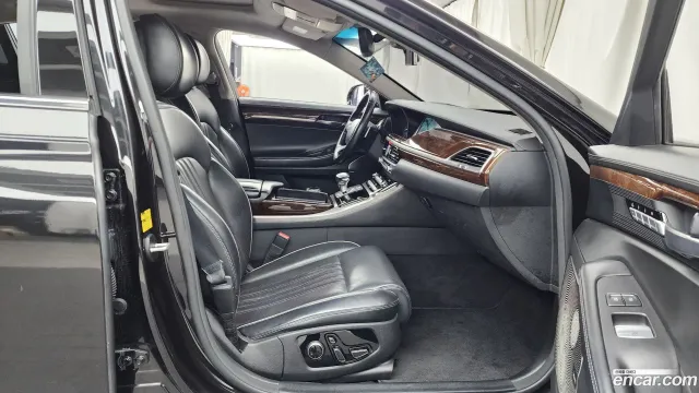Genesis G90 (EQ900)