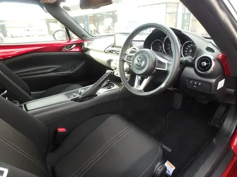 Mazda MX-5 (Roadster)