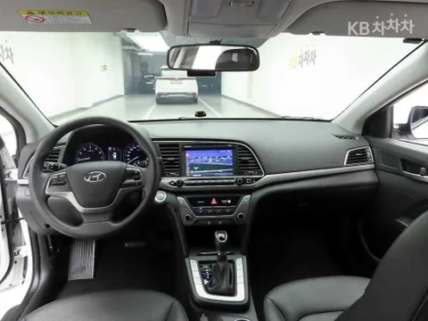 Hyundai Elantra (Avante)