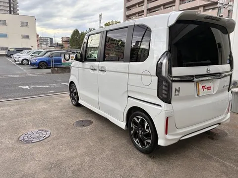 Honda N-BOX Custom