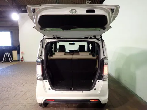 Honda N-BOX Slash