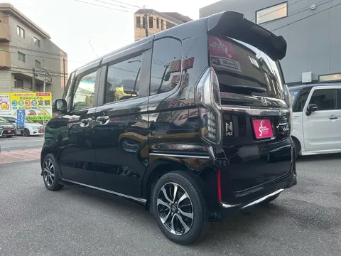Honda N-BOX Custom