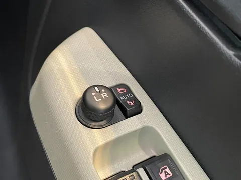Daihatsu Mira Tocot