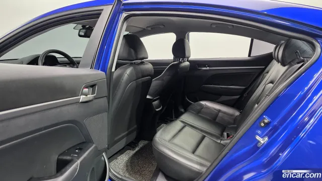 Hyundai Elantra (Avante)
