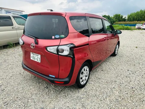 Toyota Sienta