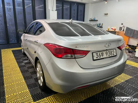 Hyundai Elantra (Avante)
