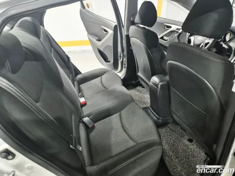 Hyundai Elantra (Avante)