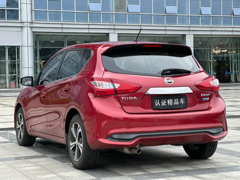 Nissan Tiida