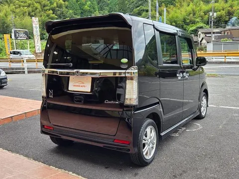 Honda N-BOX Custom