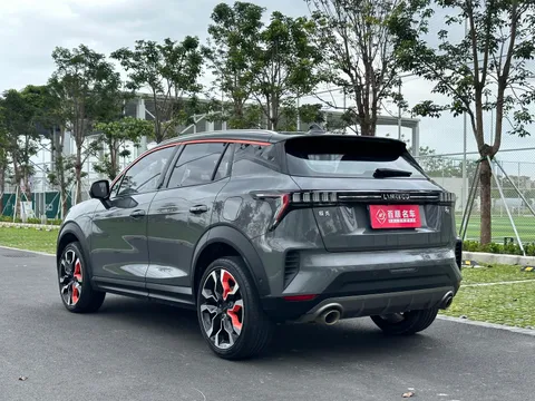 Lynk & Co 06