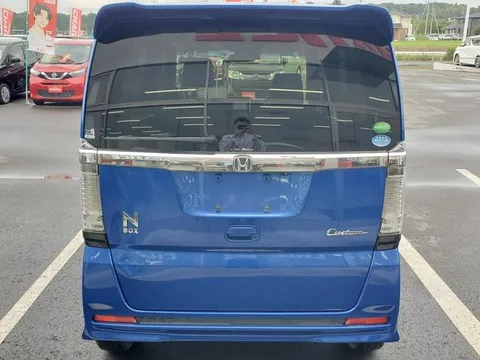 Honda N-BOX Custom