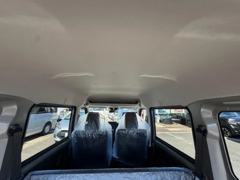Nissan Clipper Van