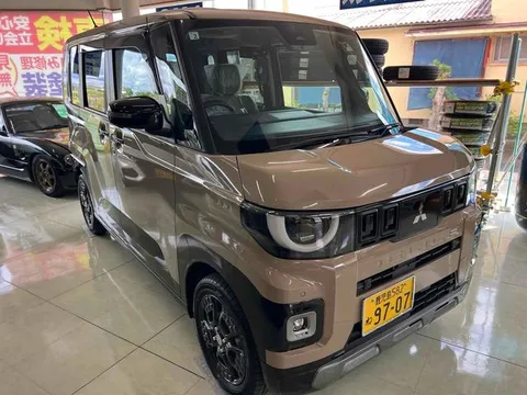 Mitsubishi Delica Mini