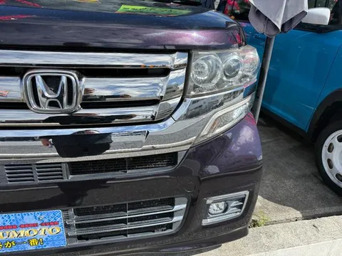Honda N-BOX Custom