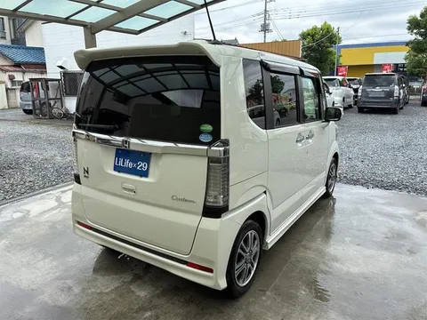 Honda N-BOX Custom