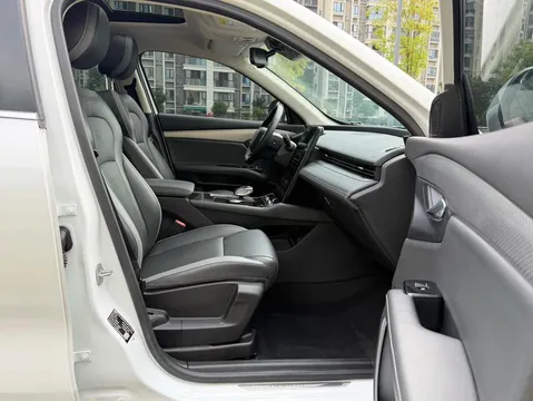 Qoros 7