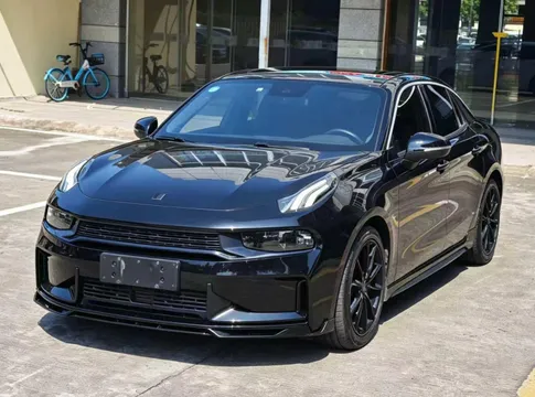 Lynk & Co 03