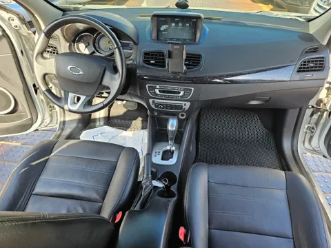 Renault SM3