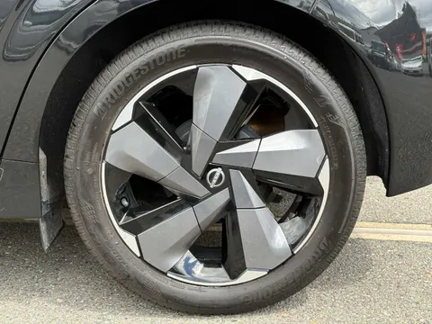 Nissan Note Aura