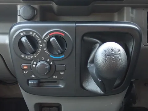 Nissan Clipper Van