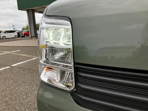Nissan Clipper Van