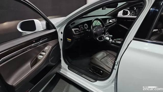 Genesis G90 (EQ900)