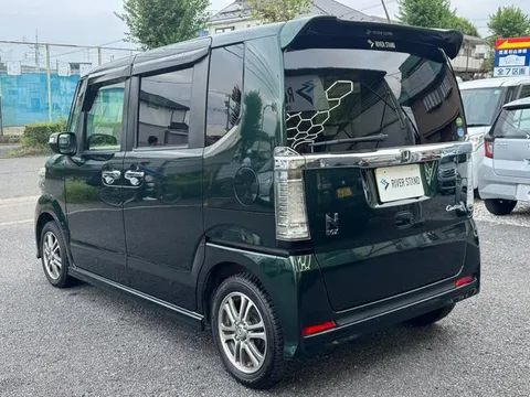 Honda N-BOX Custom