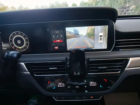 Hongqi HS5