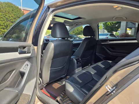 Volkswagen Sagitar