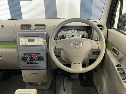 Toyota Pixis Space
