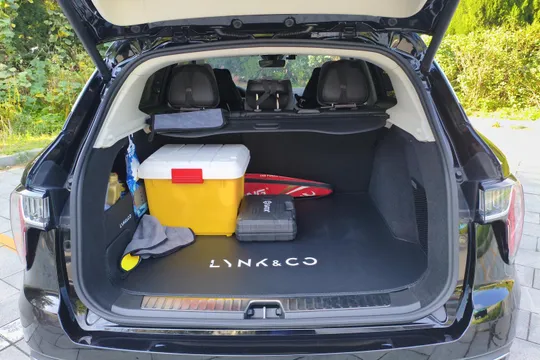 Lynk & Co 01