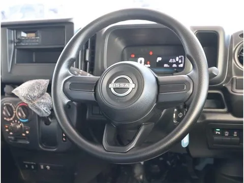 Nissan Clipper Van