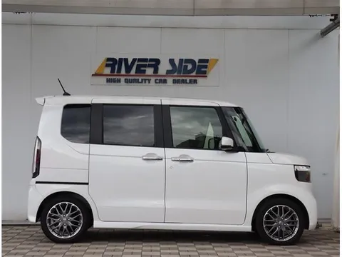 Honda N-BOX Custom