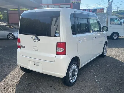 Toyota Pixis Space