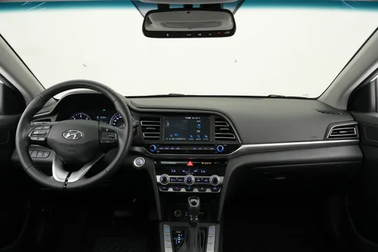 Hyundai Elantra (Avante)