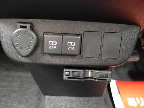 Daihatsu Mira Tocot