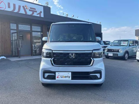 Honda N-BOX Custom