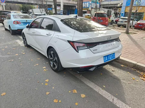 Hyundai Elantra (Avante)