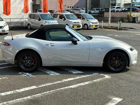 Mazda MX-5 (Roadster)