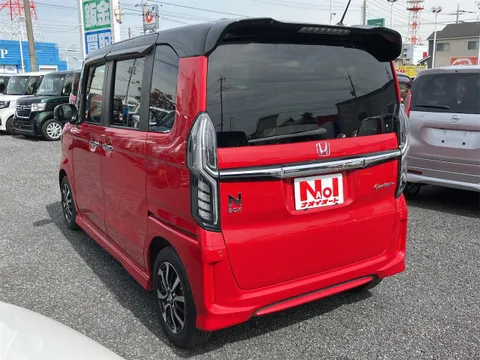Honda N-BOX Custom