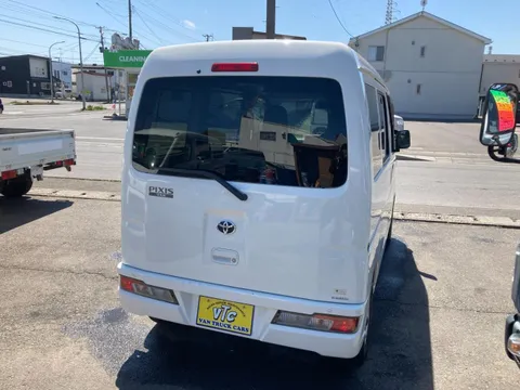 Toyota Pixis Van