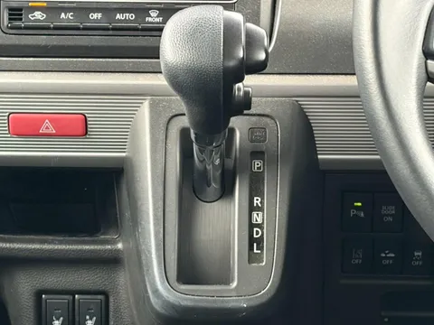 Suzuki Spacia Gear