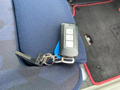 Mitsubishi I