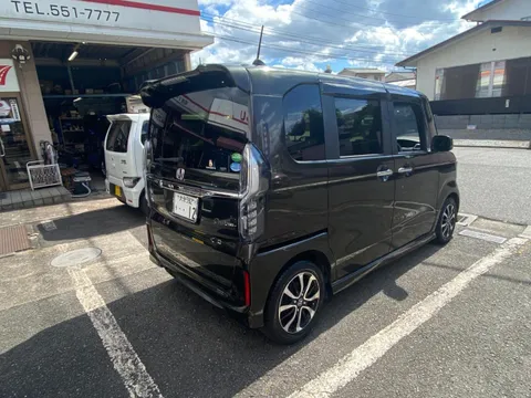 Honda N-BOX Custom
