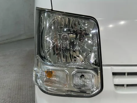 Mitsubishi Minicab Van