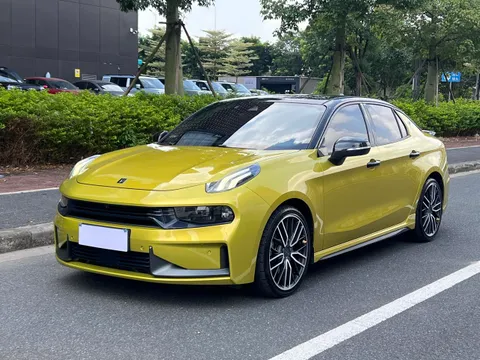 Lynk & Co 03