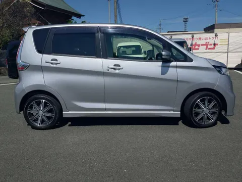 Mitsubishi eK Custom