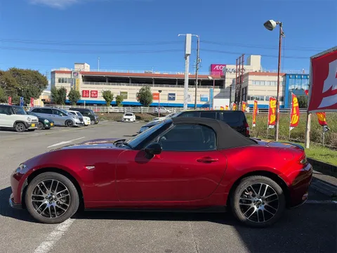 Mazda MX-5 (Roadster)