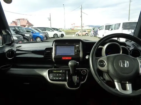 Honda N-BOX Plus Custom